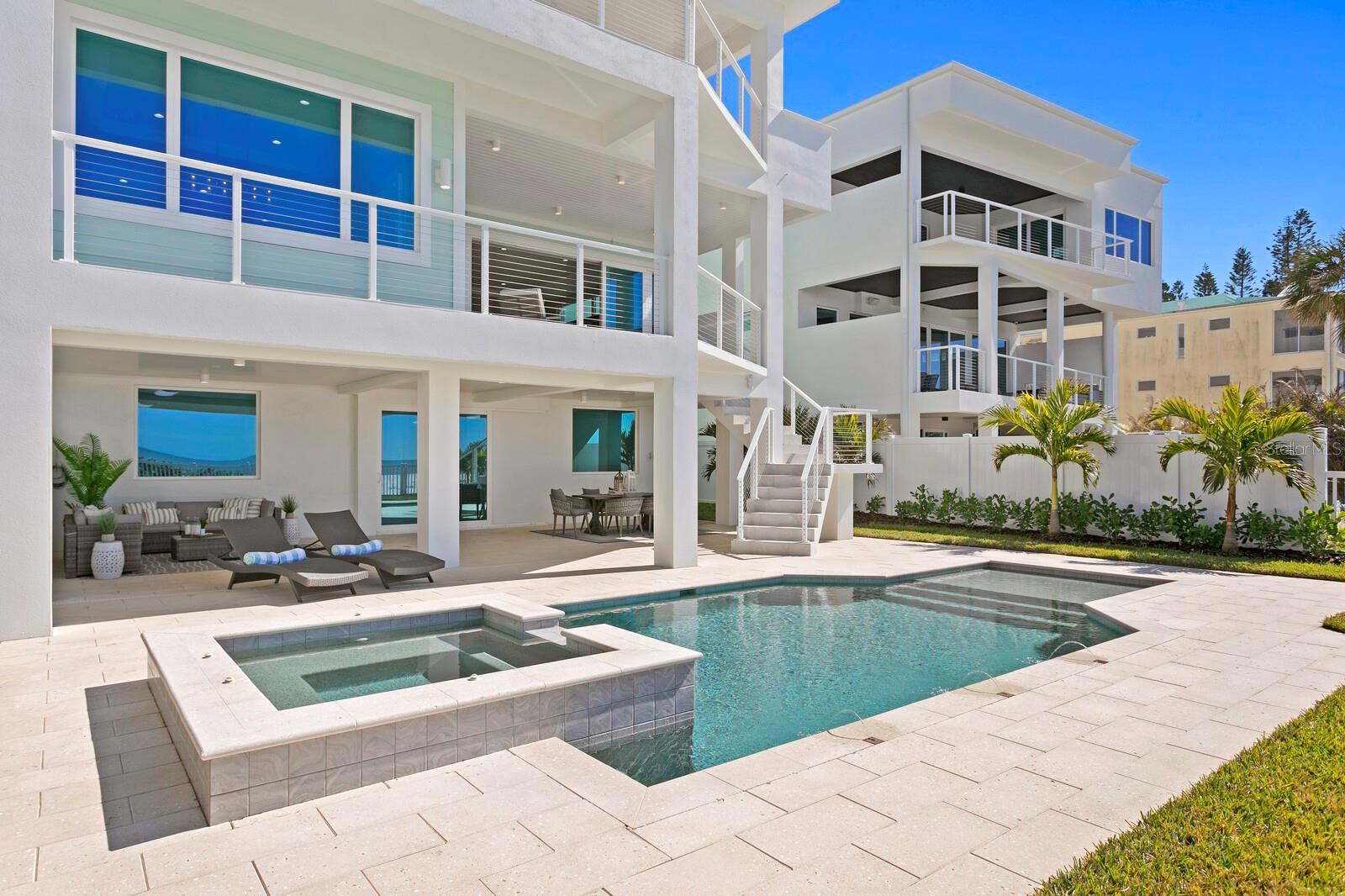INDIAN ROCKS - Residential