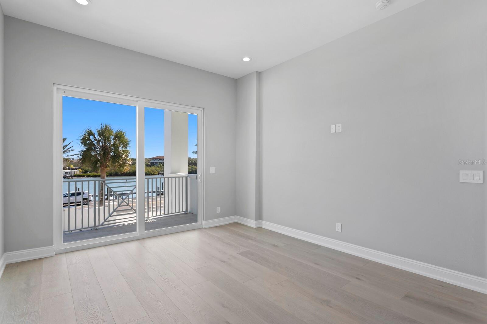 INDIAN ROCKS - Residential