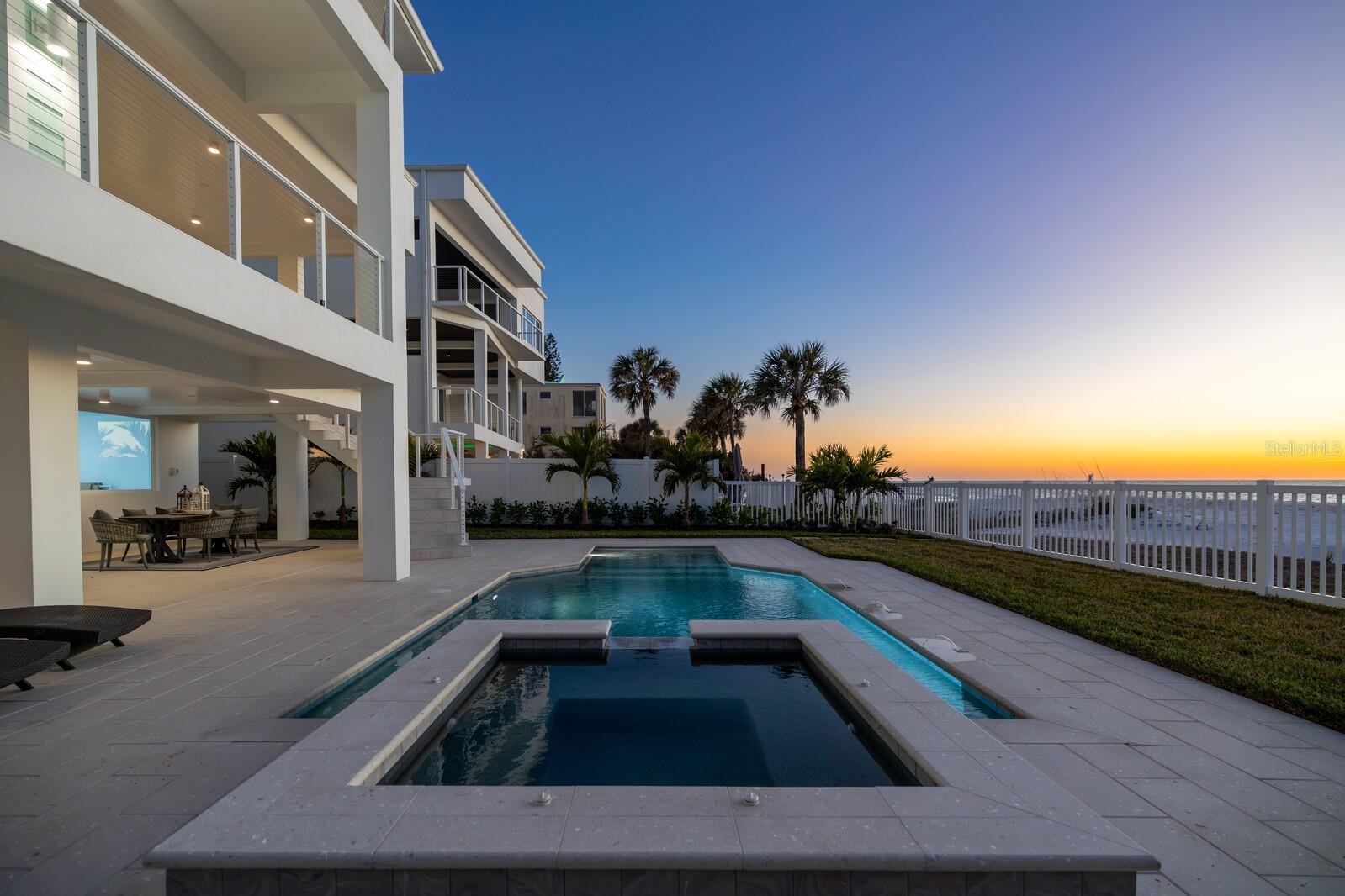 INDIAN ROCKS - Residential