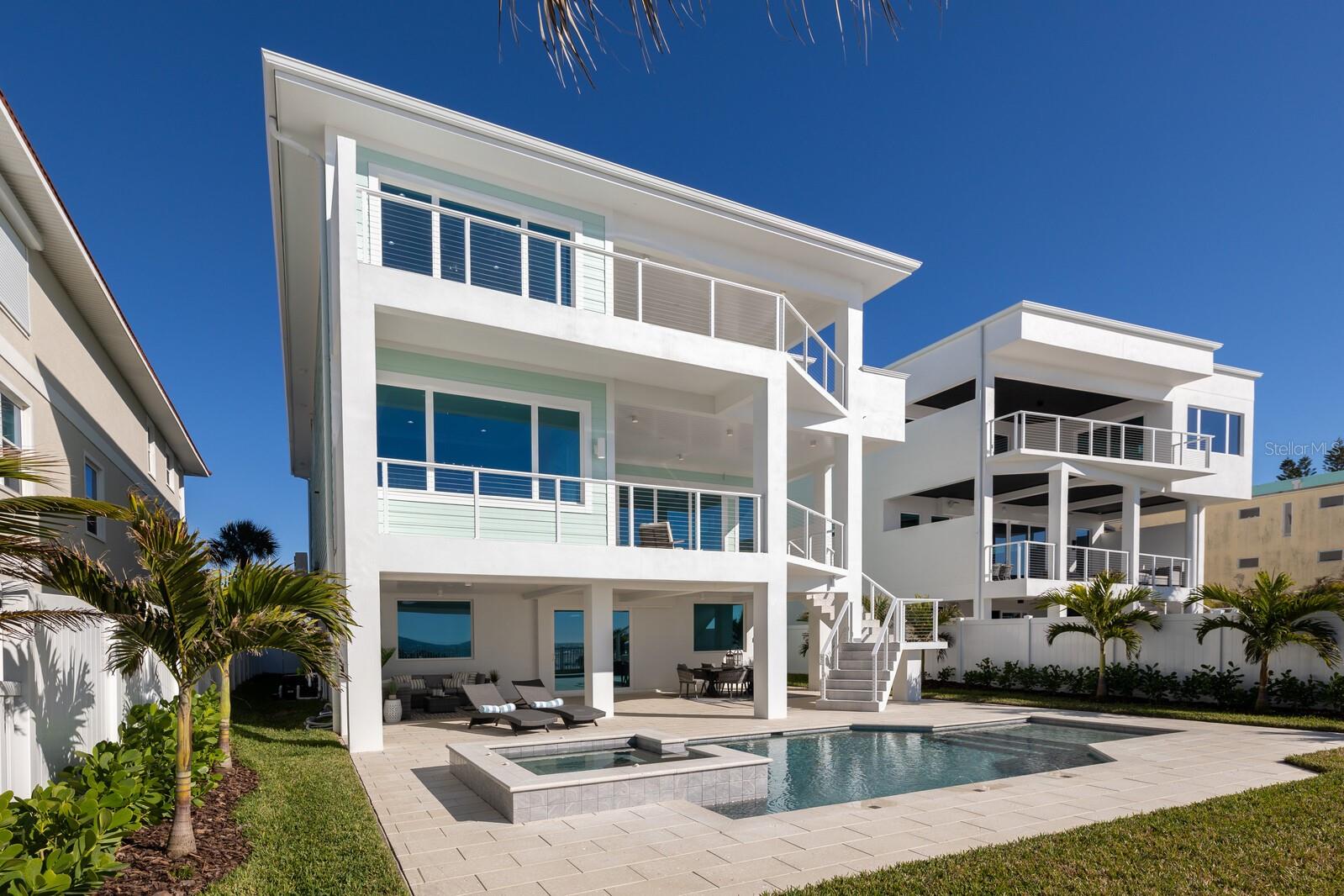 INDIAN ROCKS - Residential