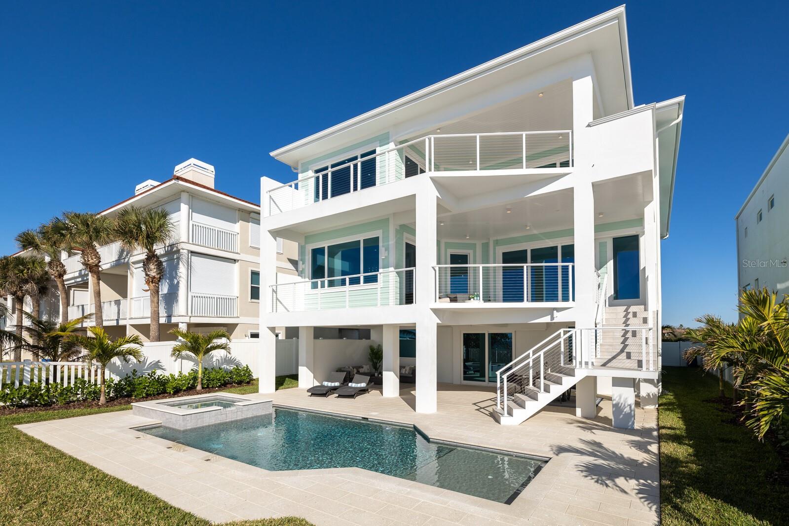 INDIAN ROCKS - Residential