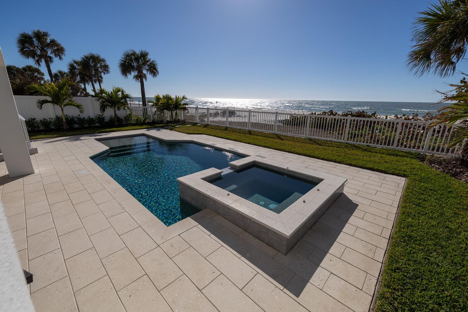 INDIAN ROCKS - Residential