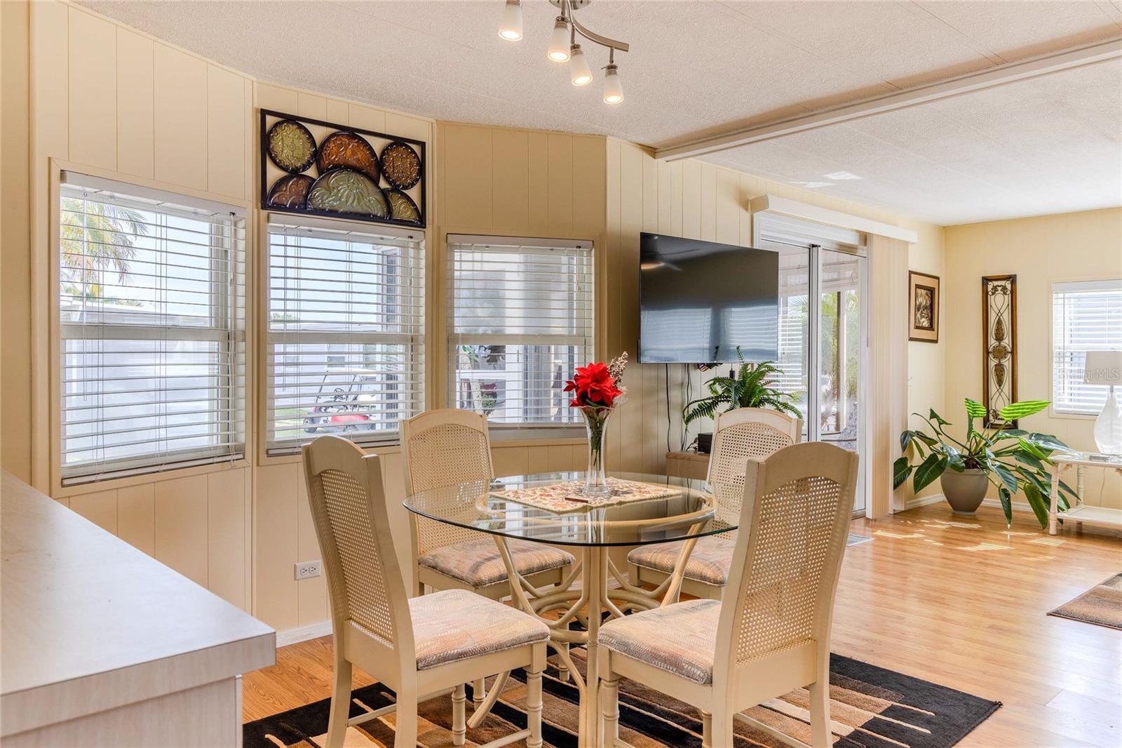 MAPLE LEAF ESTATES - Residential