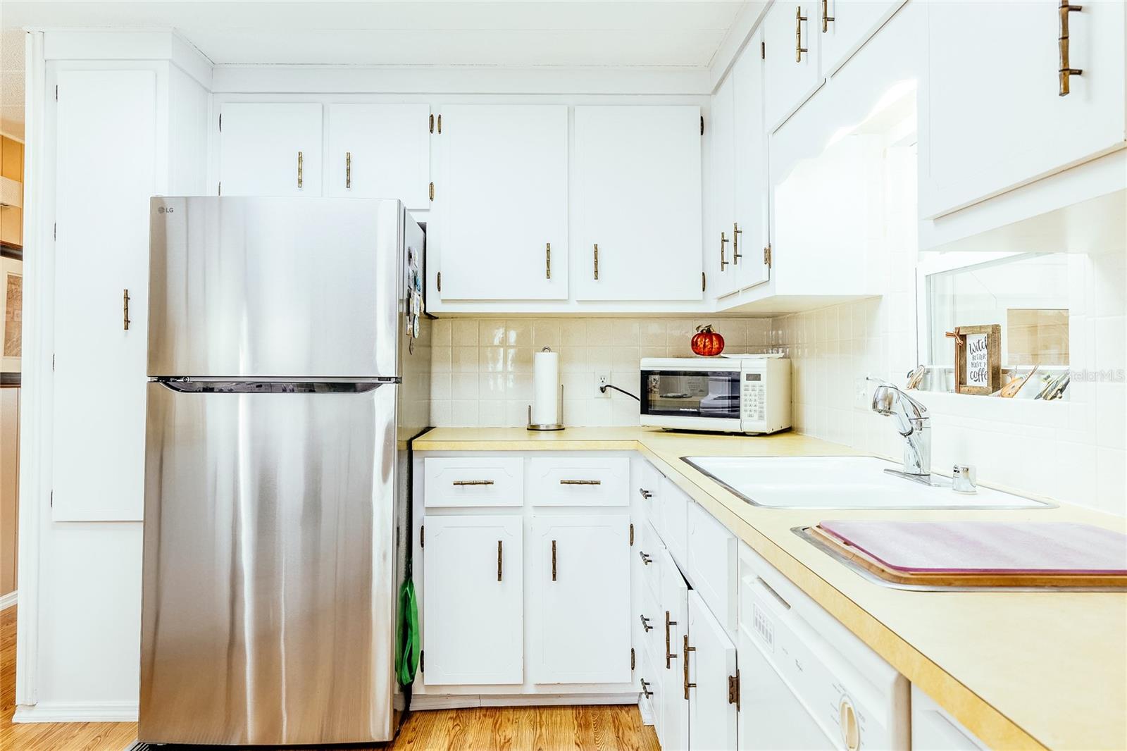 MAPLE LEAF ESTATES - Residential