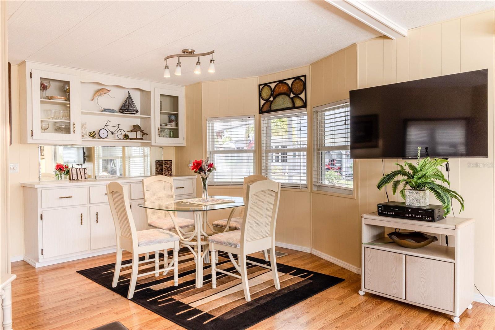 MAPLE LEAF ESTATES - Residential