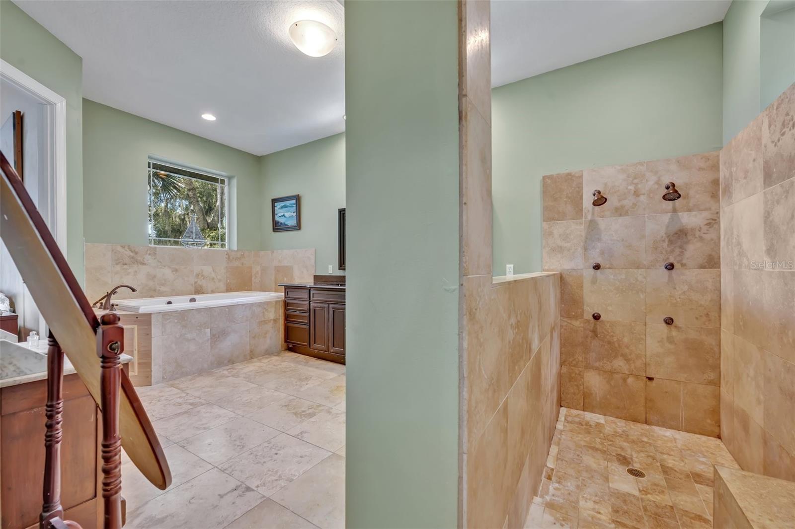 LAKE HARNEY MANOR - Residential