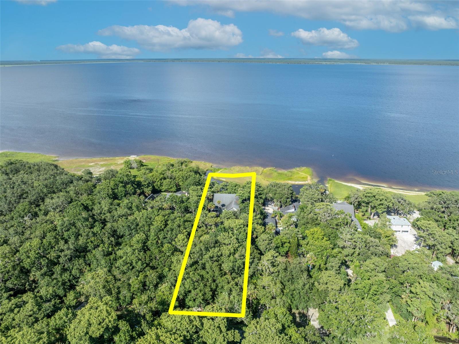 LAKE HARNEY MANOR - Residential