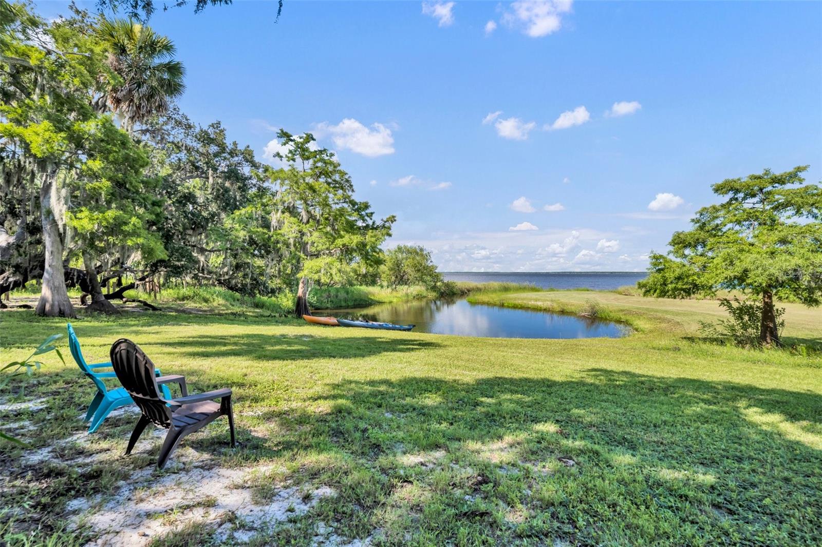 LAKE HARNEY MANOR - Residential