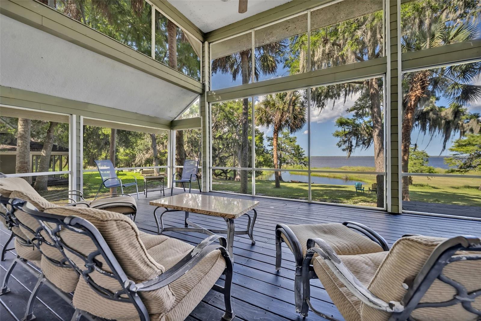 LAKE HARNEY MANOR - Residential