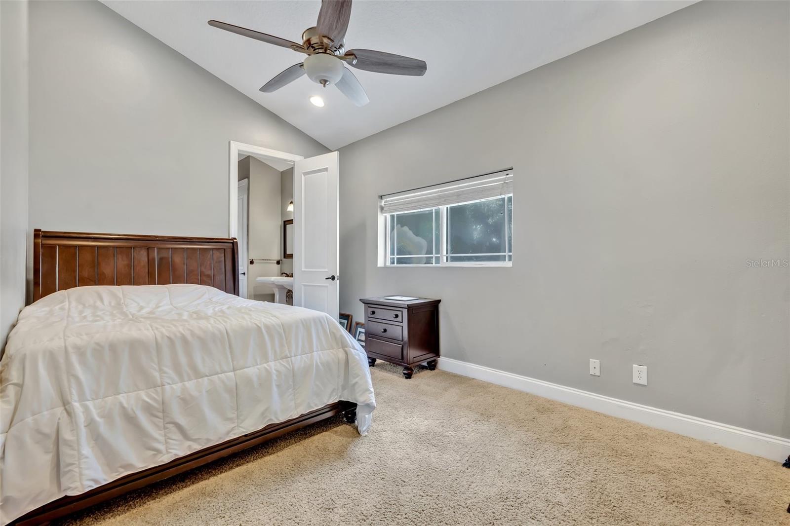 LAKE HARNEY MANOR - Residential