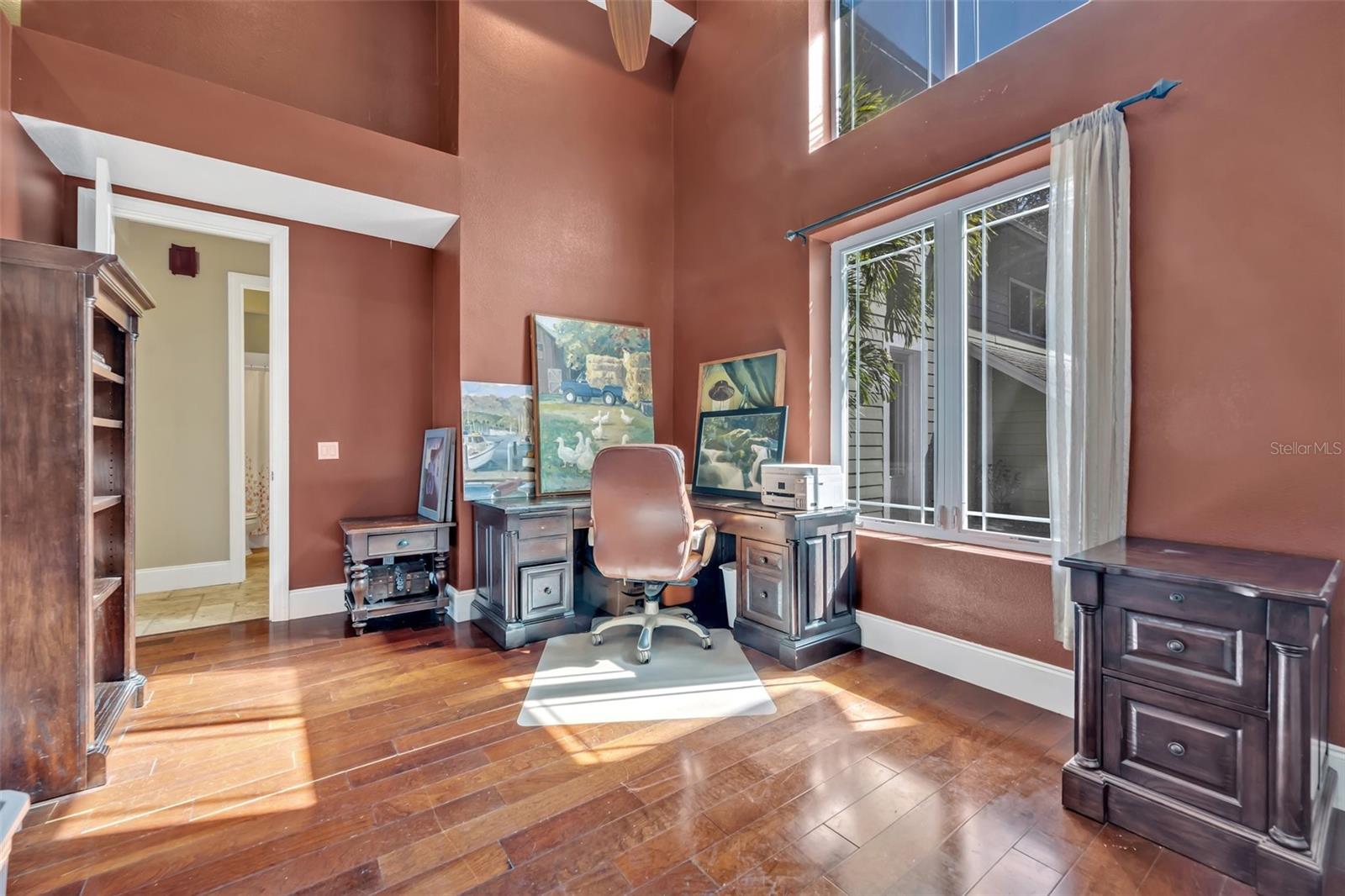 LAKE HARNEY MANOR - Residential