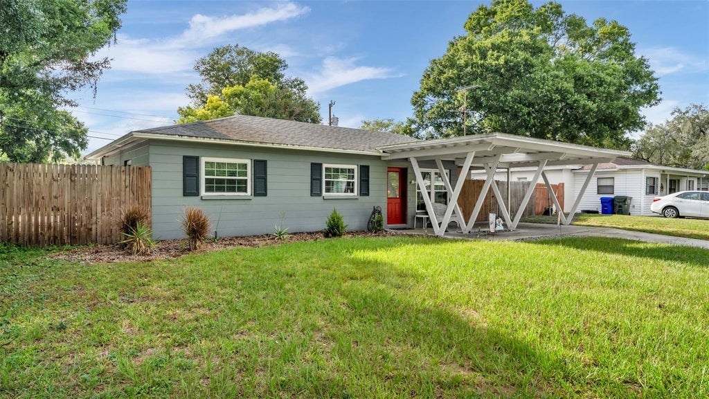 Photo of 2921 Bellwood Avenue, Lakeland, FL 33803 (MLS # L4964523)