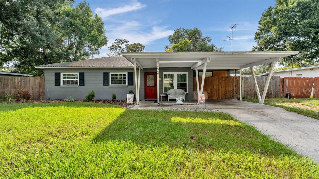 Photo of 2921 Bellwood Avenue, Lakeland, FL 33803 (MLS # L4964523)