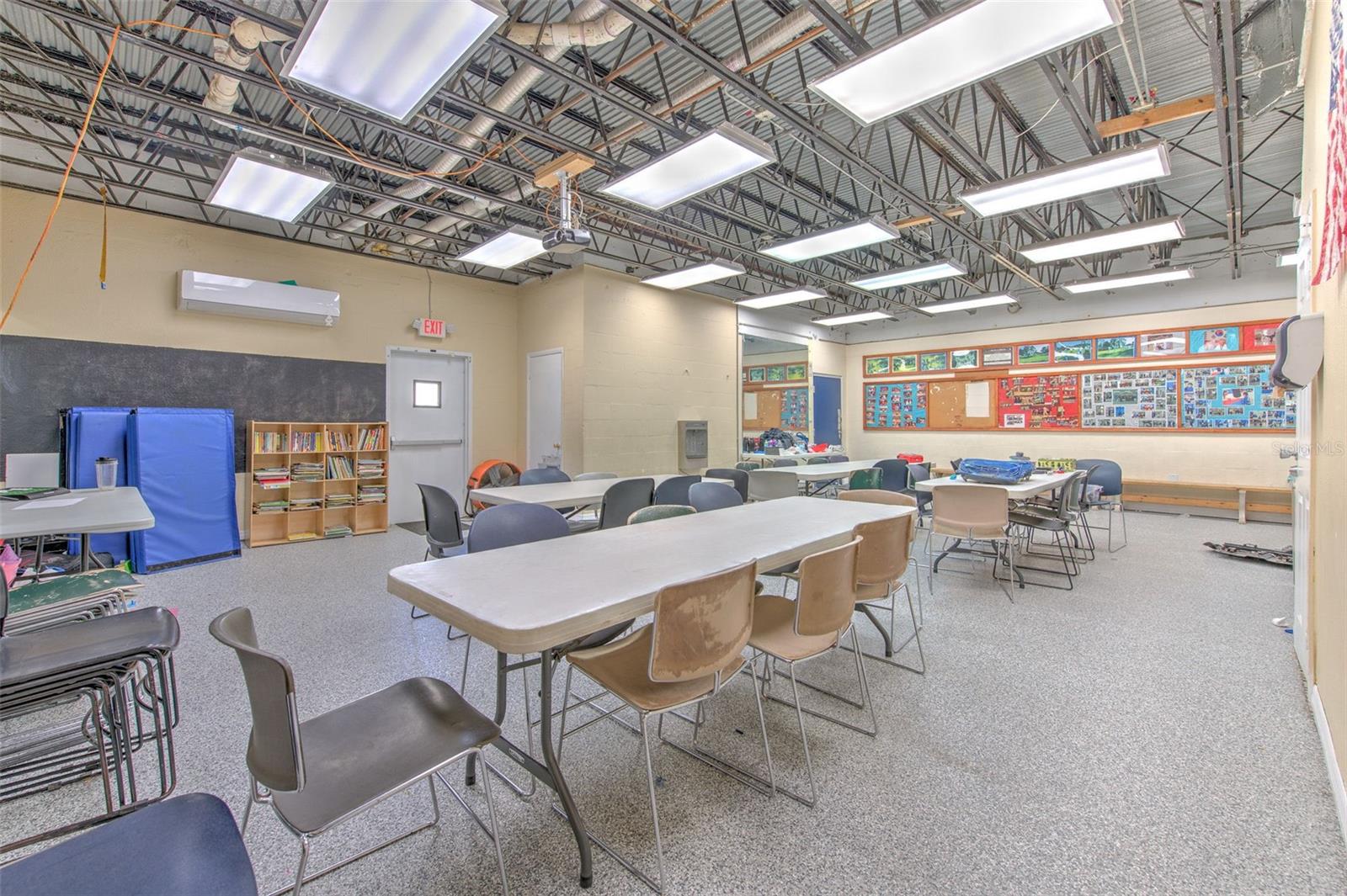 ORANGE TERRACE - Commercial Sale