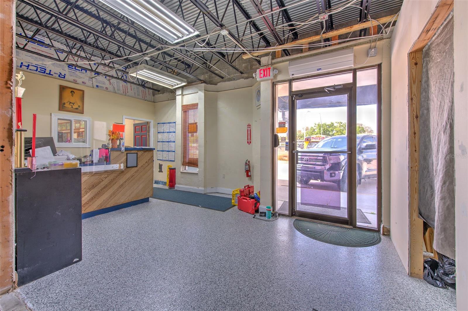 ORANGE TERRACE - Commercial Sale