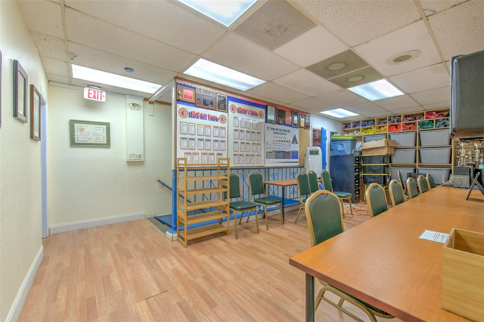 ORANGE TERRACE - Commercial Sale