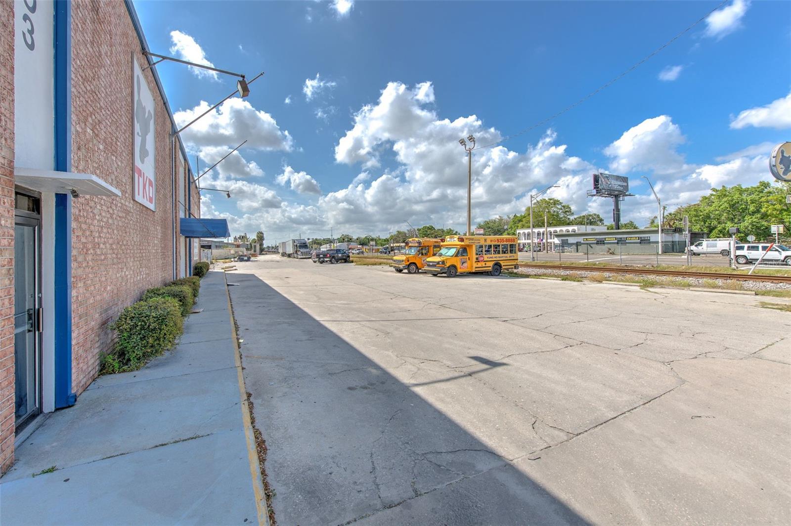 ORANGE TERRACE - Commercial Sale