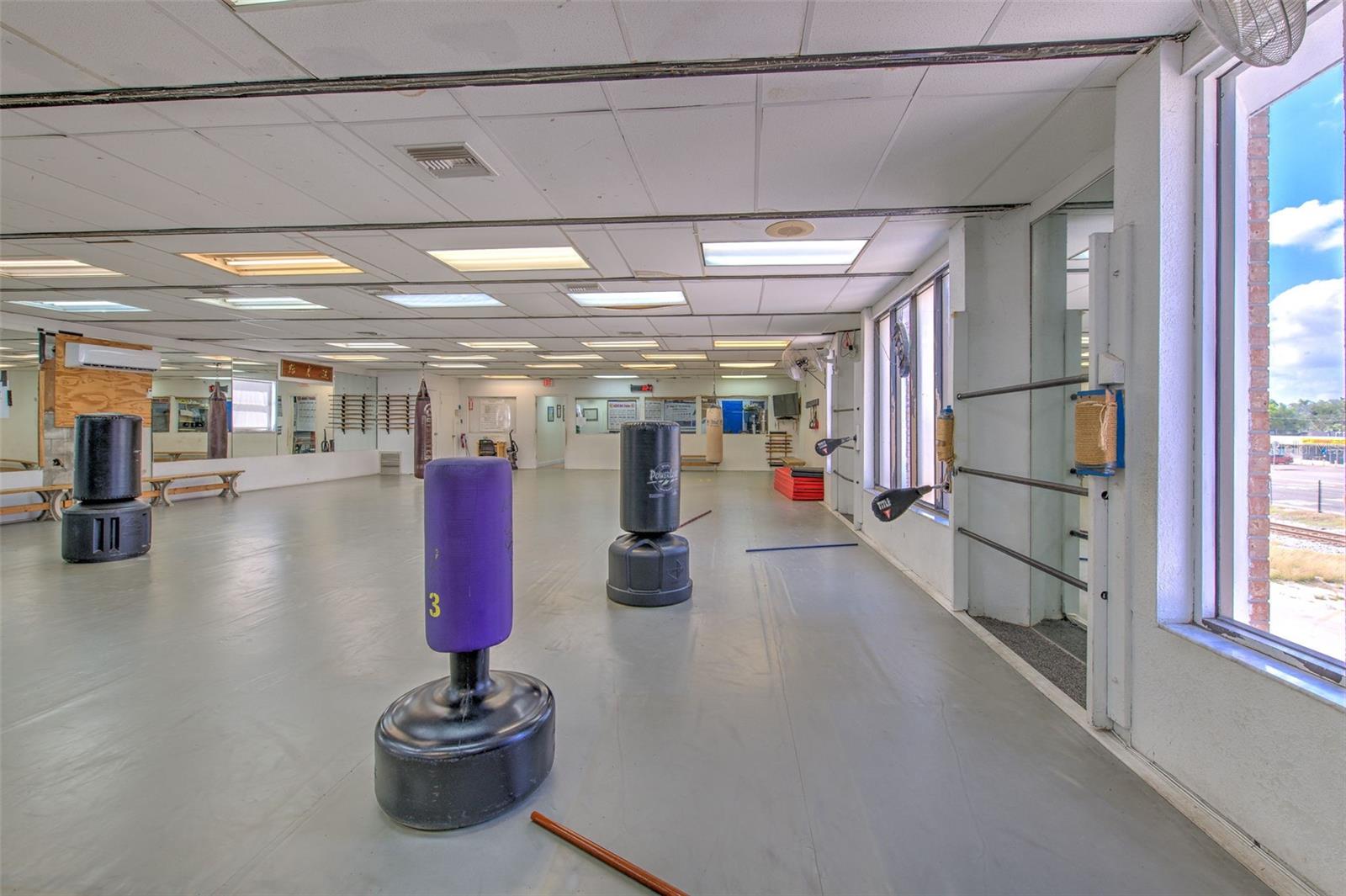 ORANGE TERRACE - Commercial Sale