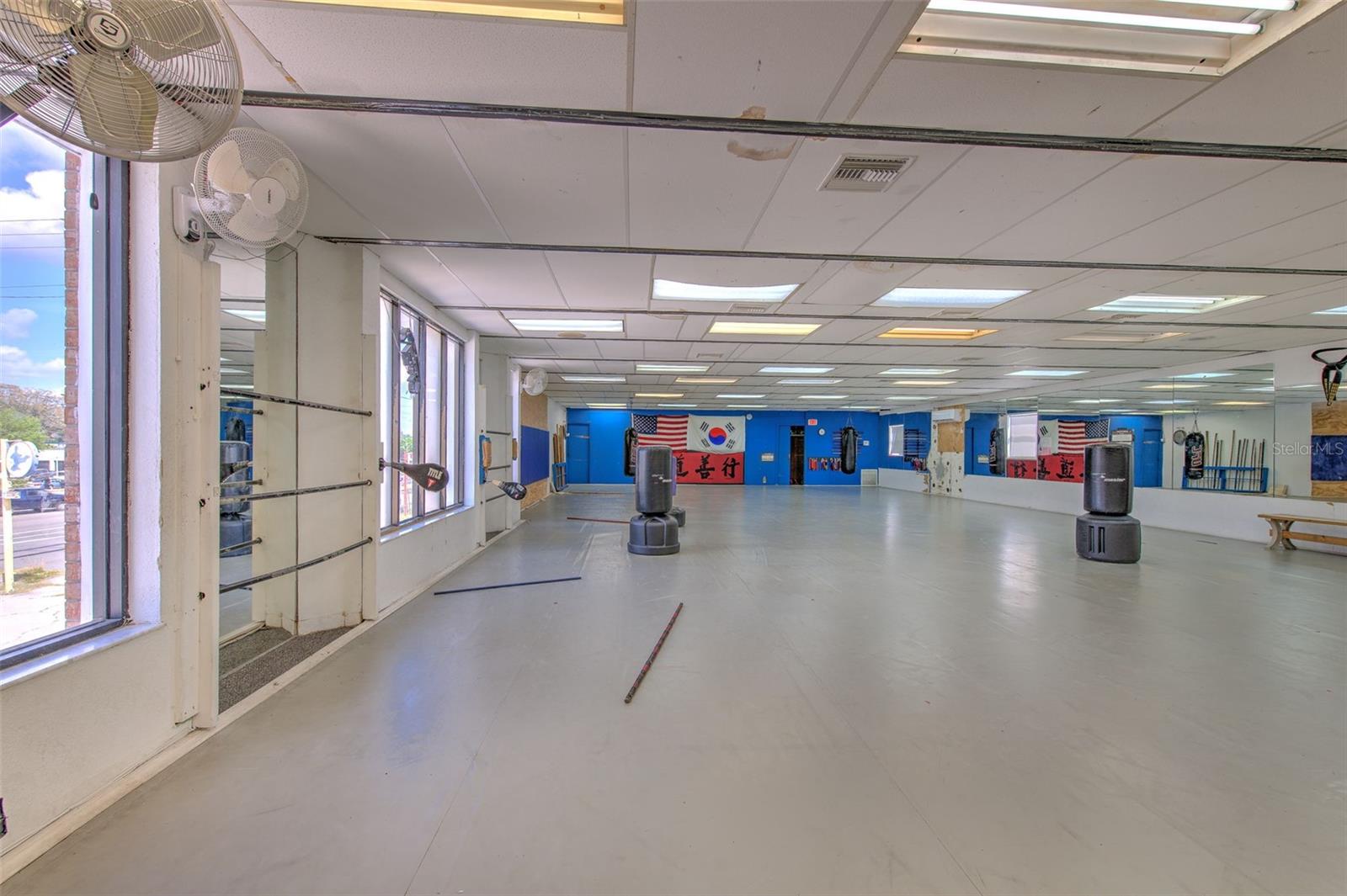 ORANGE TERRACE - Commercial Sale