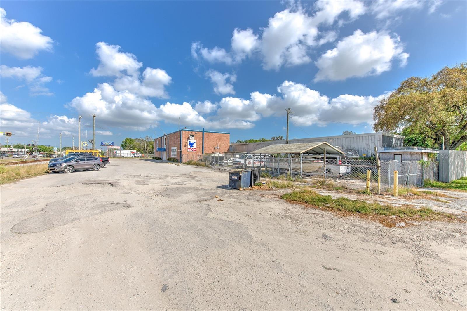 ORANGE TERRACE - Commercial Sale