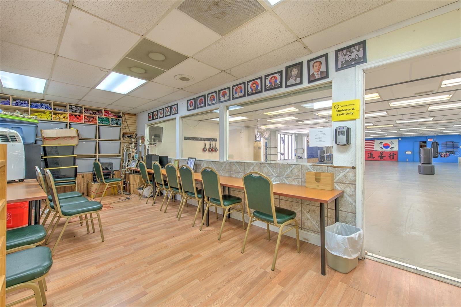 ORANGE TERRACE - Commercial Sale