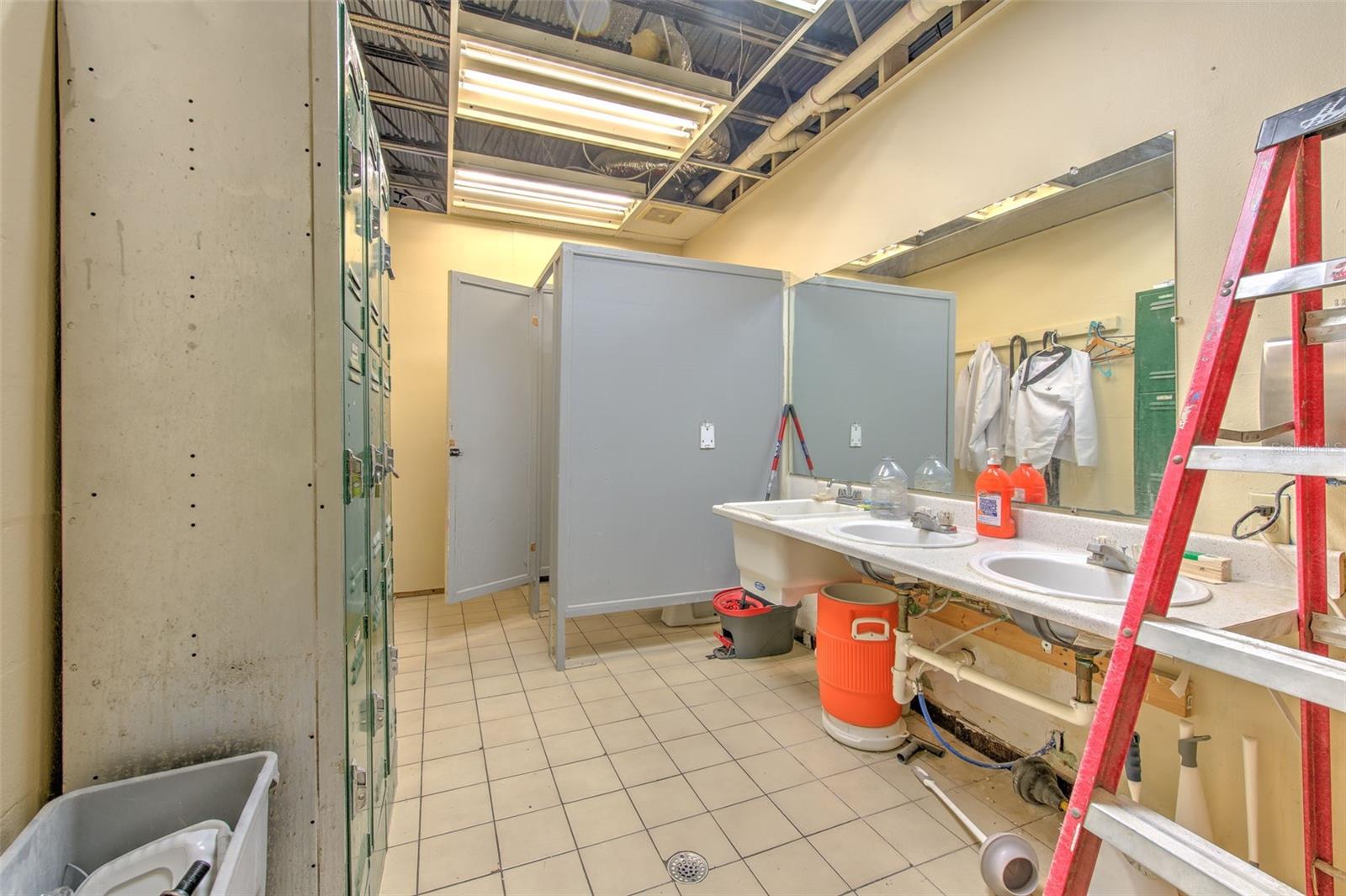 ORANGE TERRACE - Commercial Sale