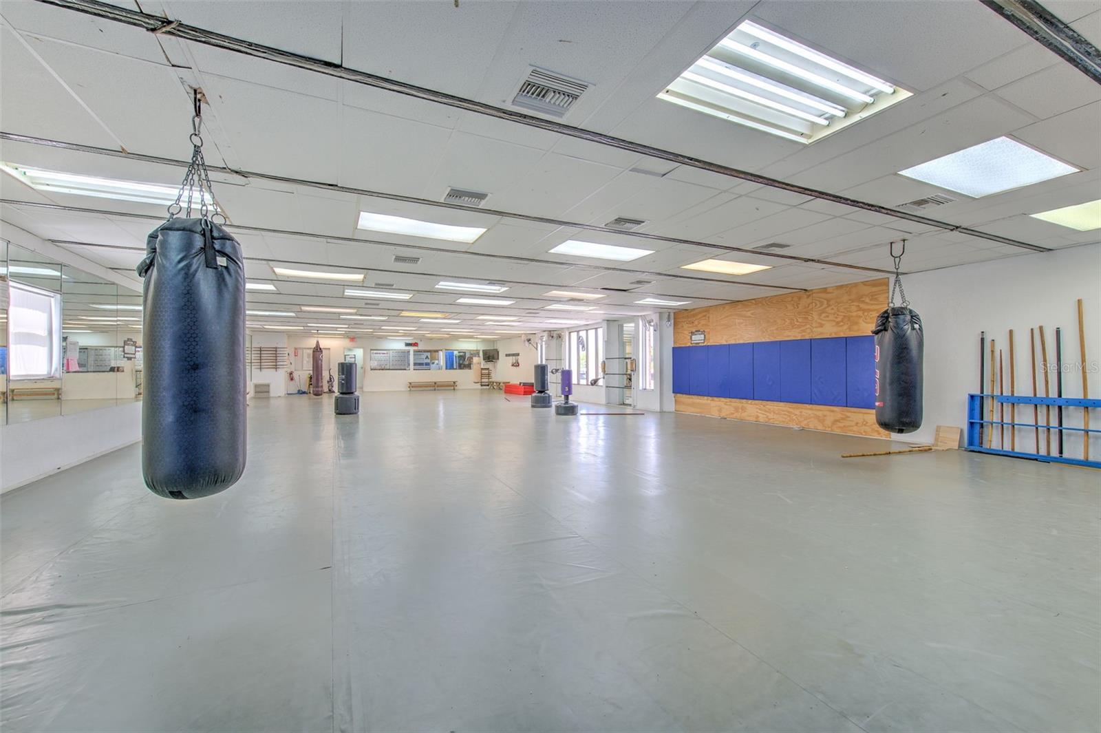 ORANGE TERRACE - Commercial Sale