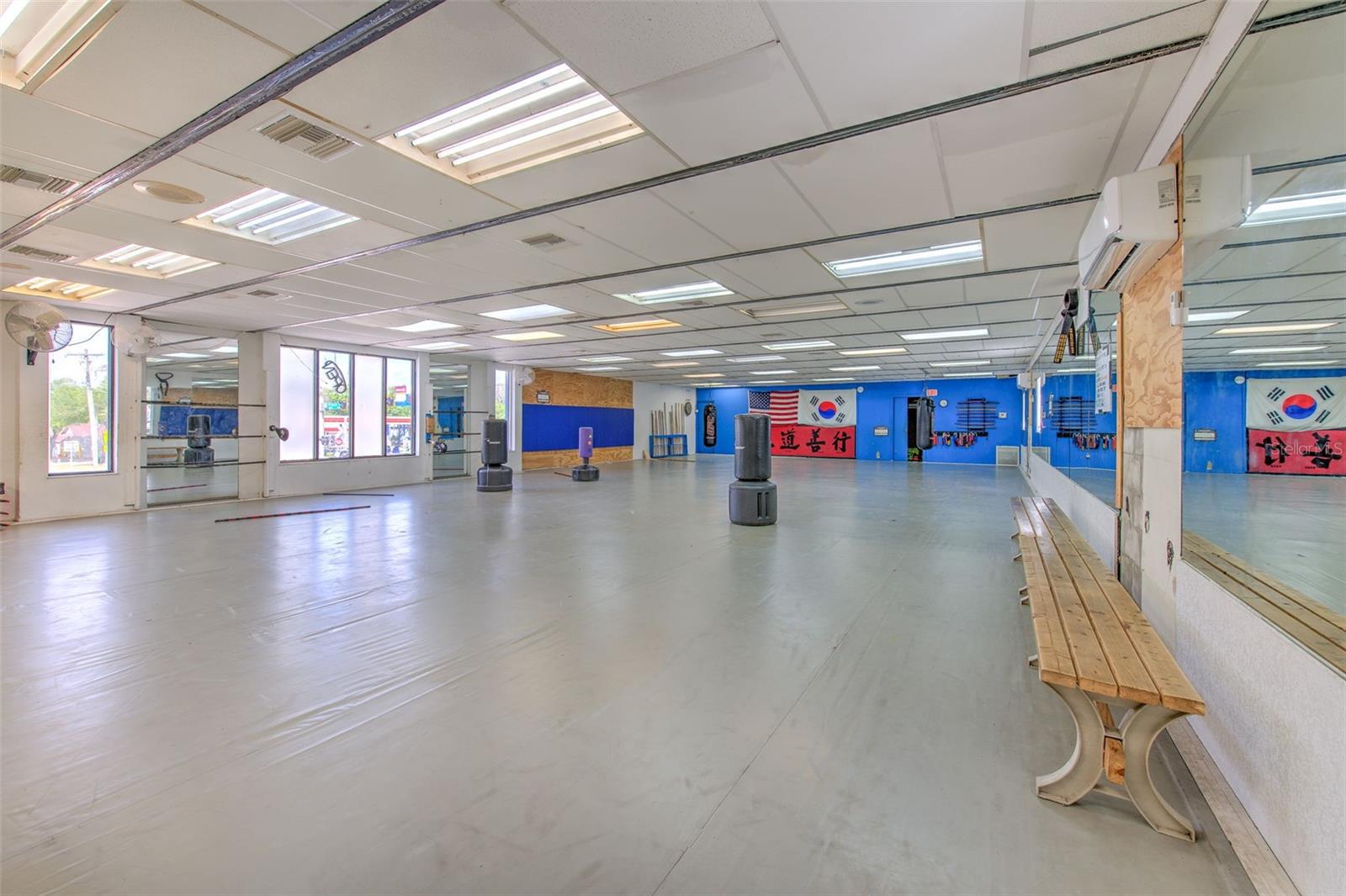 ORANGE TERRACE - Commercial Sale