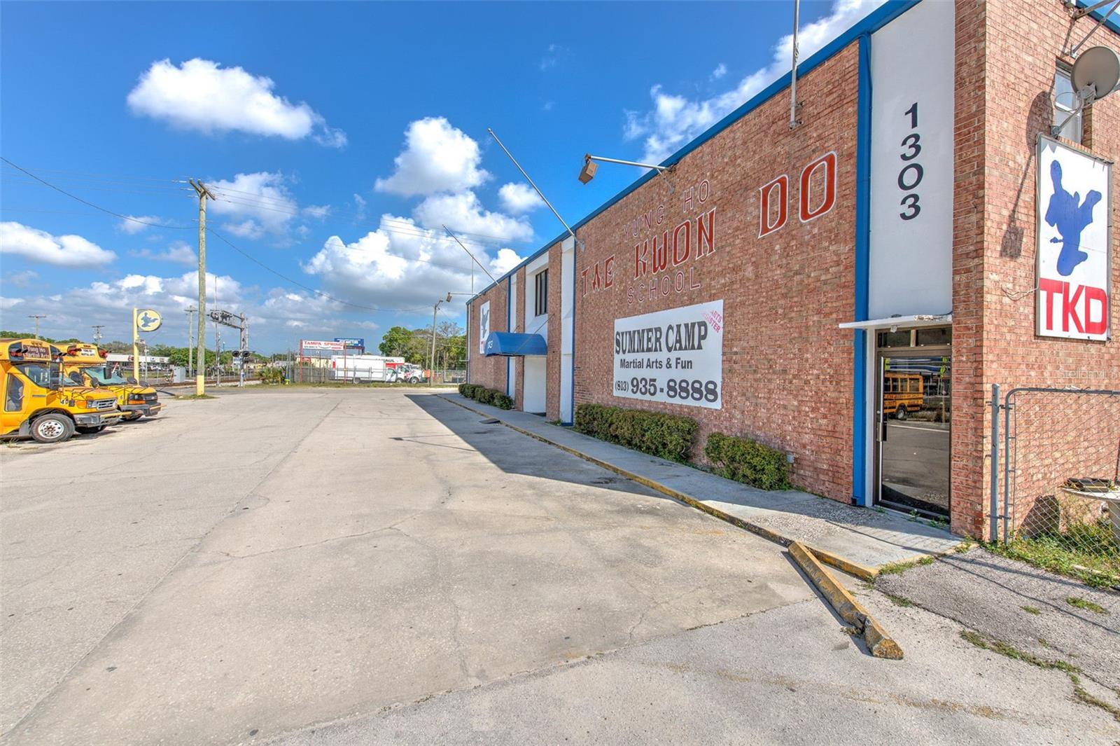ORANGE TERRACE - Commercial Sale