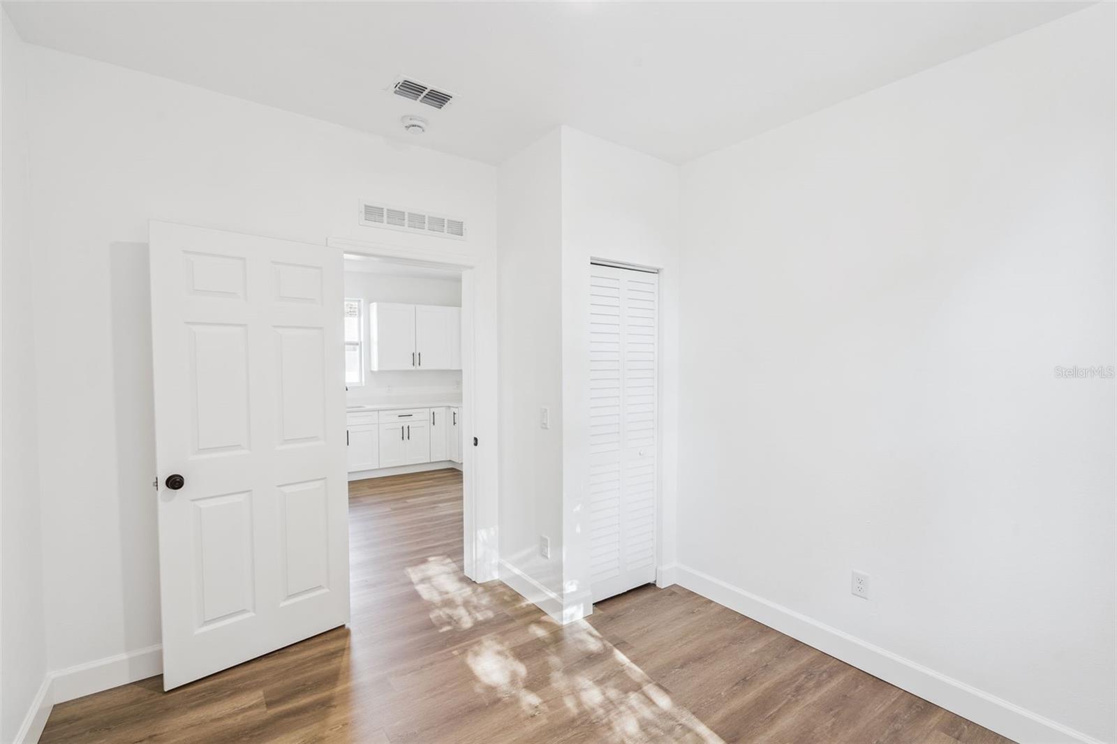 GROVELAND - Residential