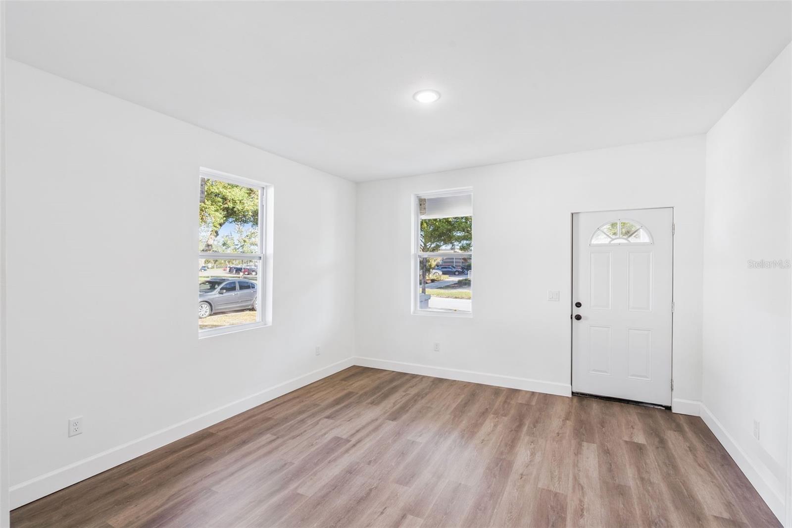 GROVELAND - Residential