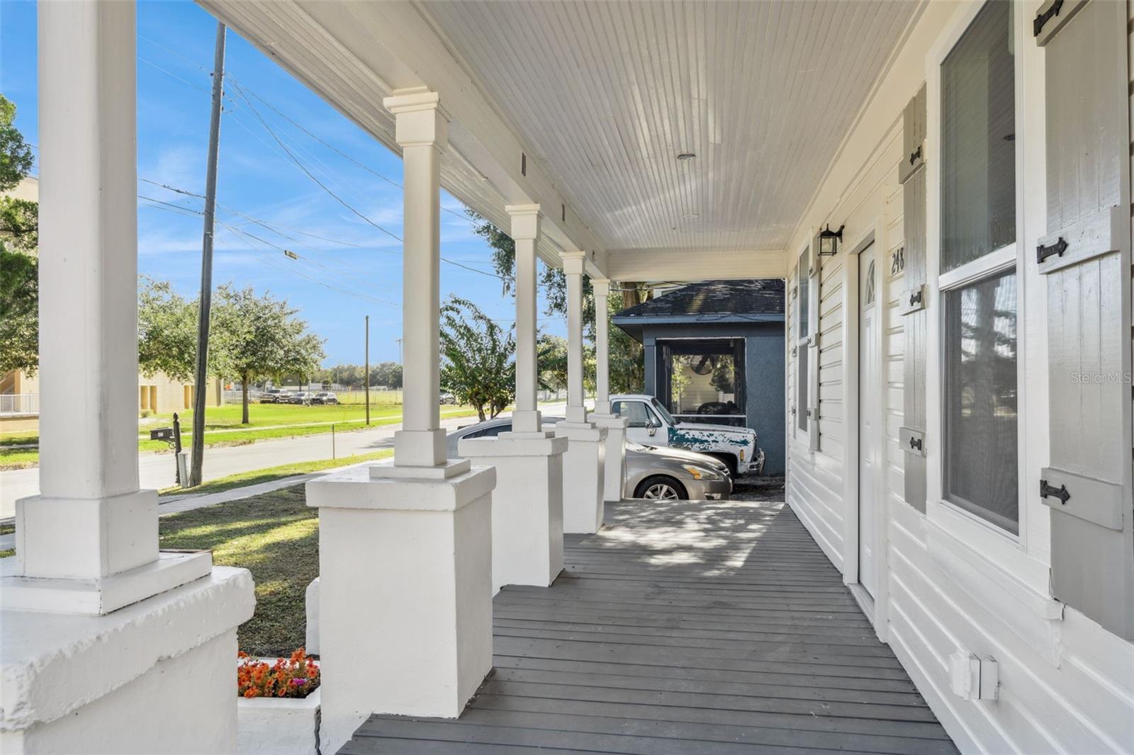 GROVELAND - Residential