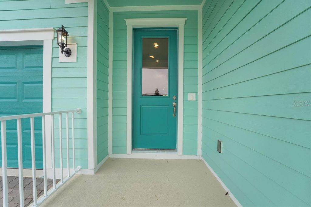 Photo of 985 Fiesta Key Circle, Lady Lake, FL 32159 (MLS # G5107231)