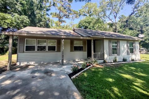 Photo of 810 NW 59th Court, Ocala, FL 34482 (MLS # OM719129)