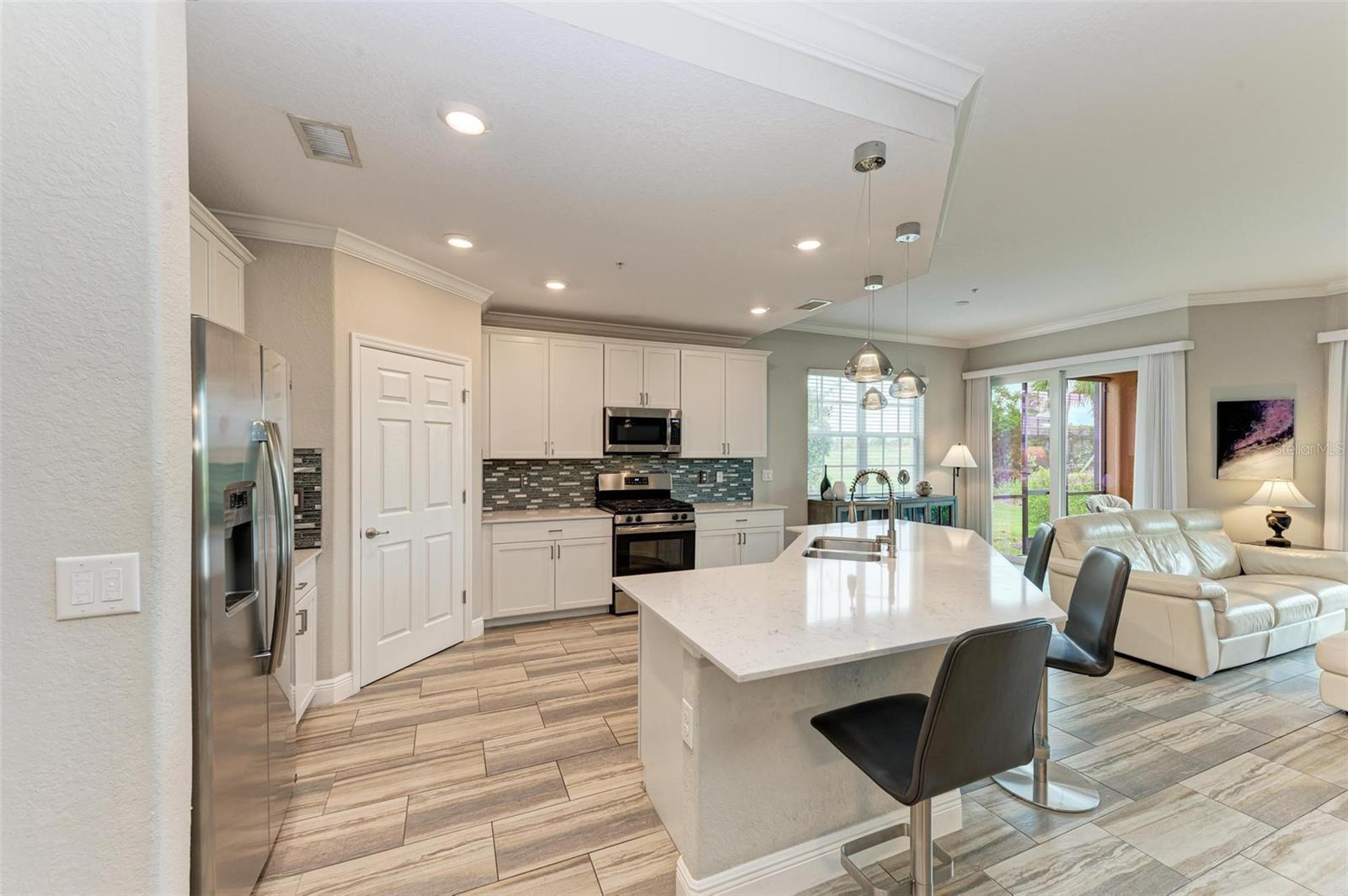 CLUBSIDE AT COUNTRY CLUB EAST PH IX - Residential