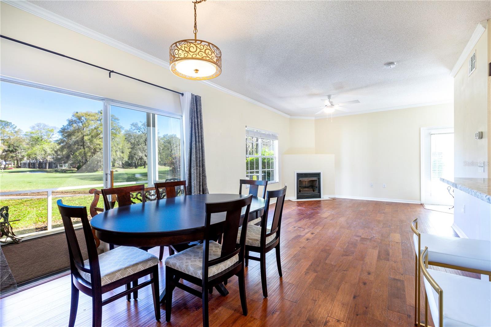 THE LINKS - Residential