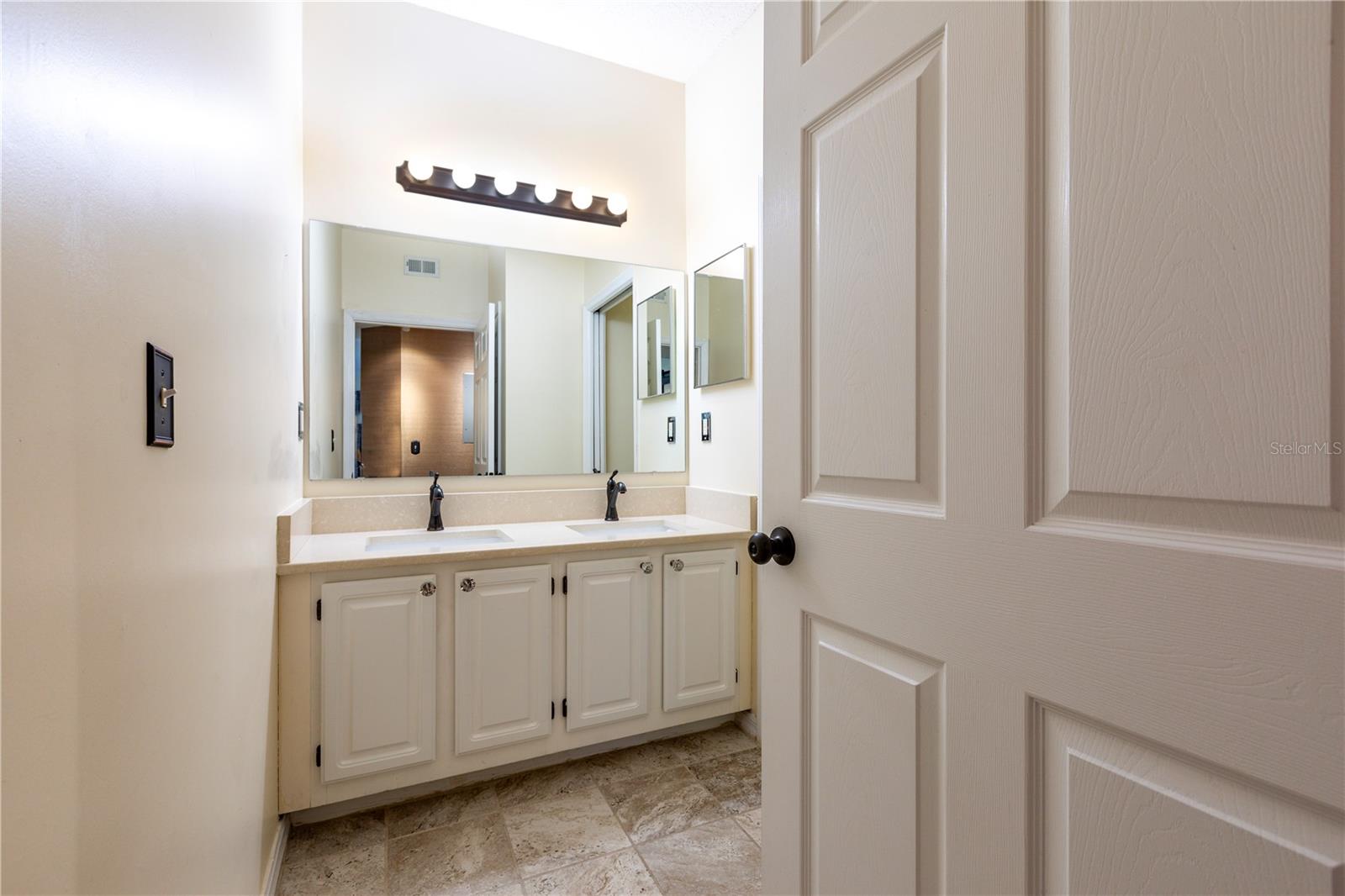 THE LINKS - Residential