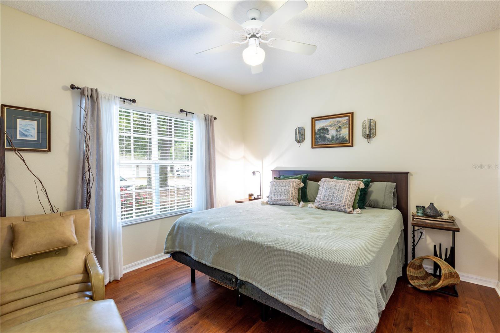 THE LINKS - Residential