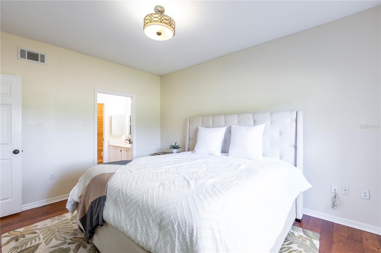 THE LINKS - Residential