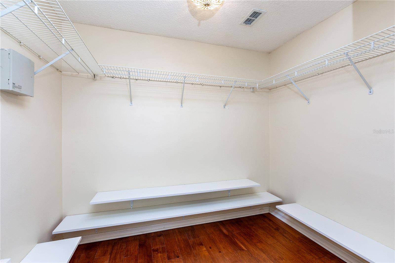 THE LINKS - Residential