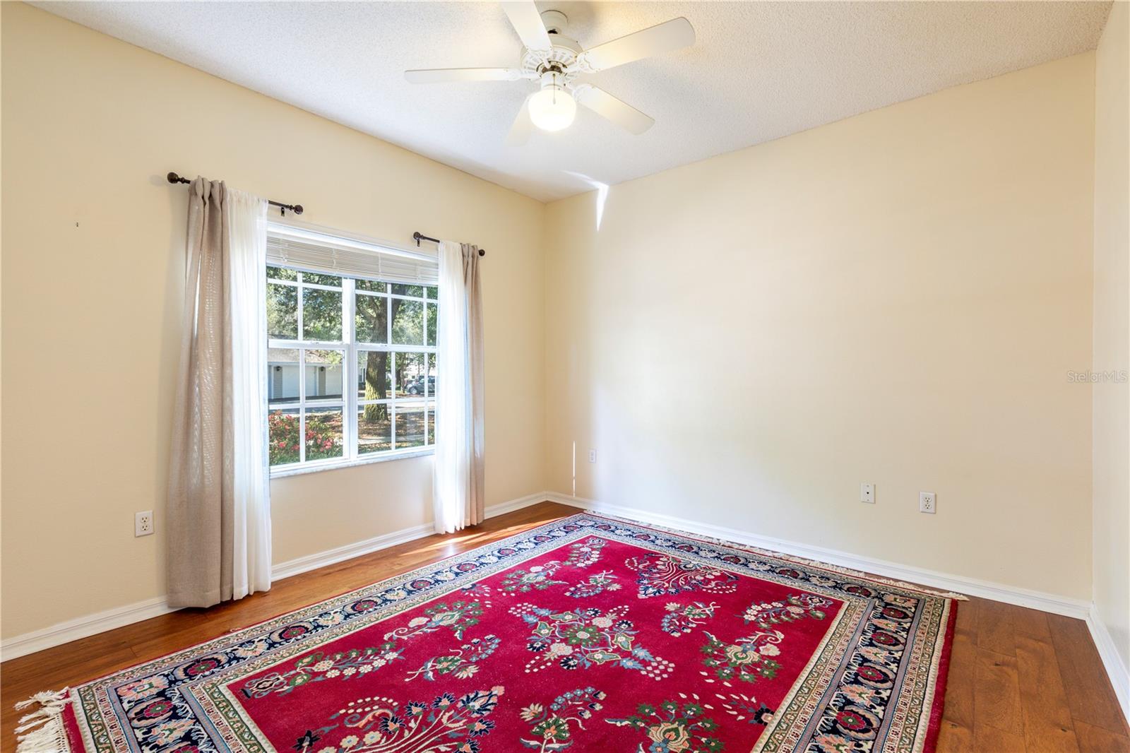 THE LINKS - Residential