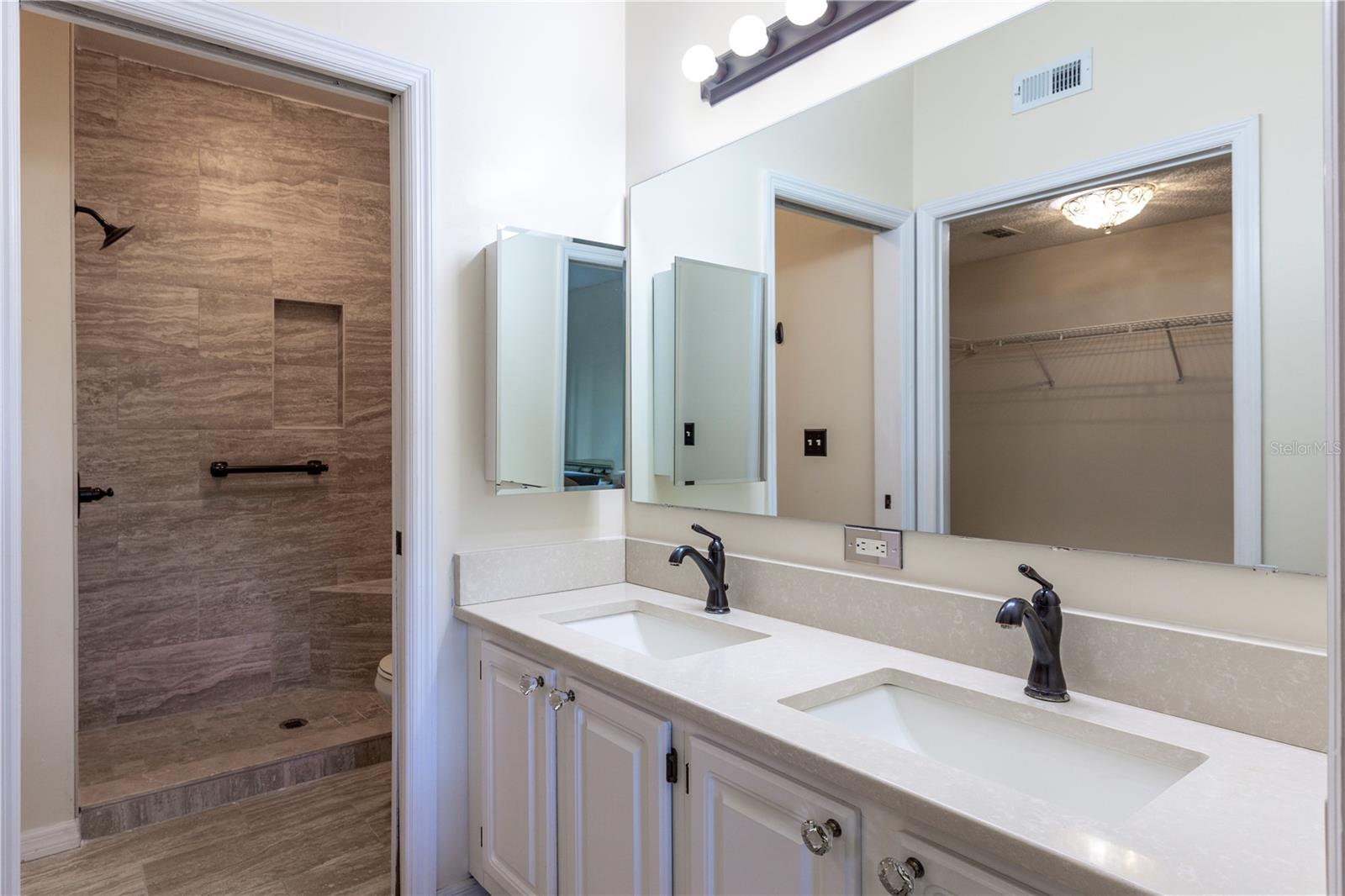 THE LINKS - Residential