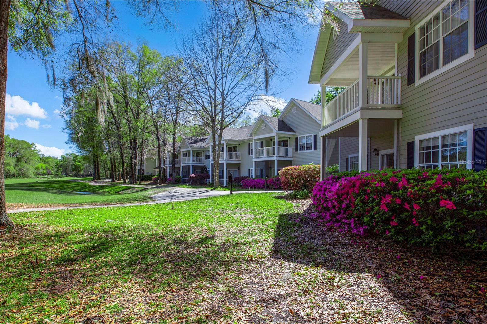 THE LINKS - Residential