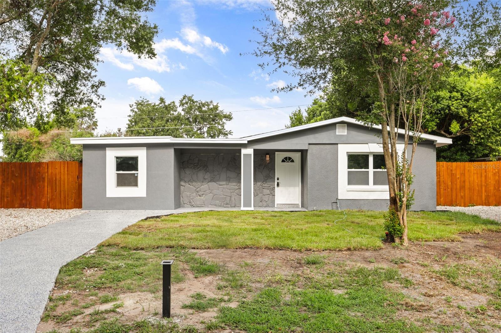 682 DURANGO WAY