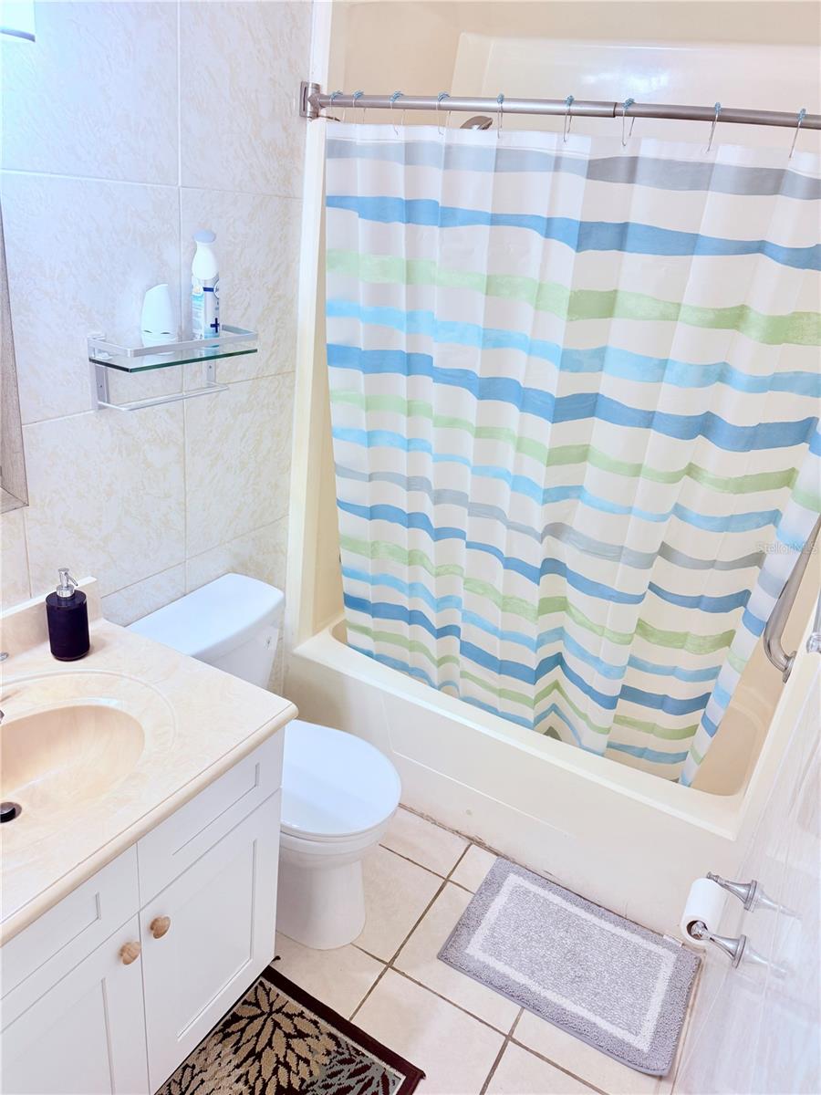 THE OAKS - Residential Lease