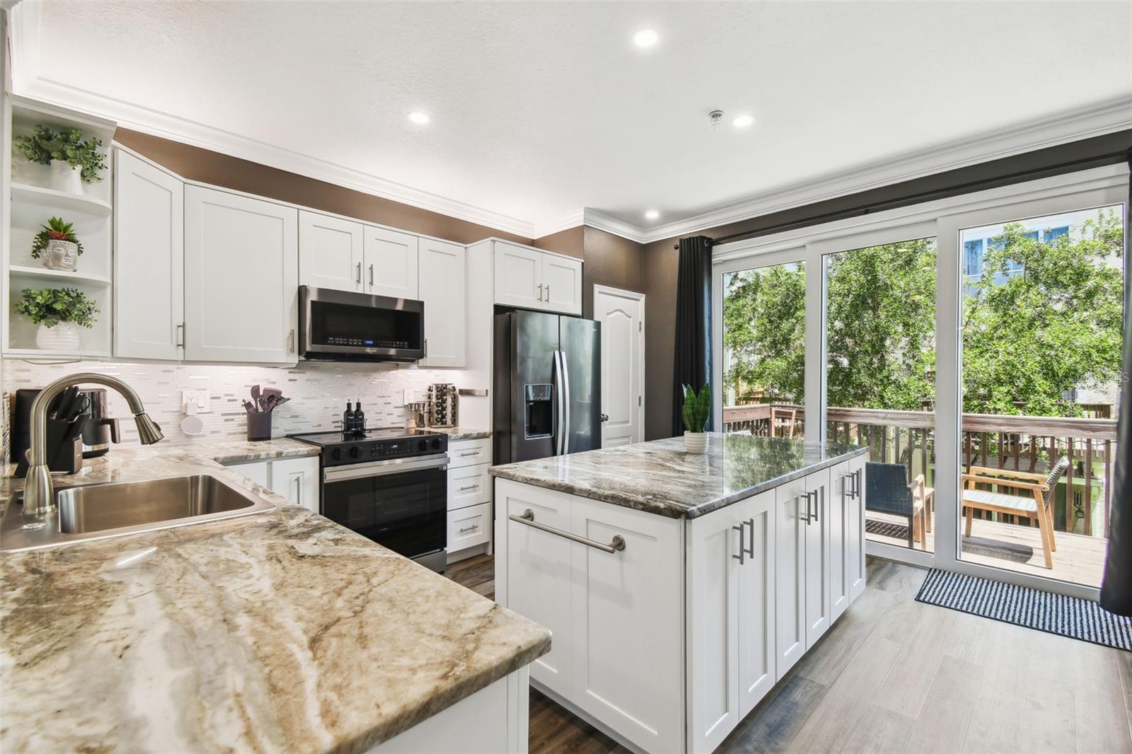 BAYSHORE WEST - Residential