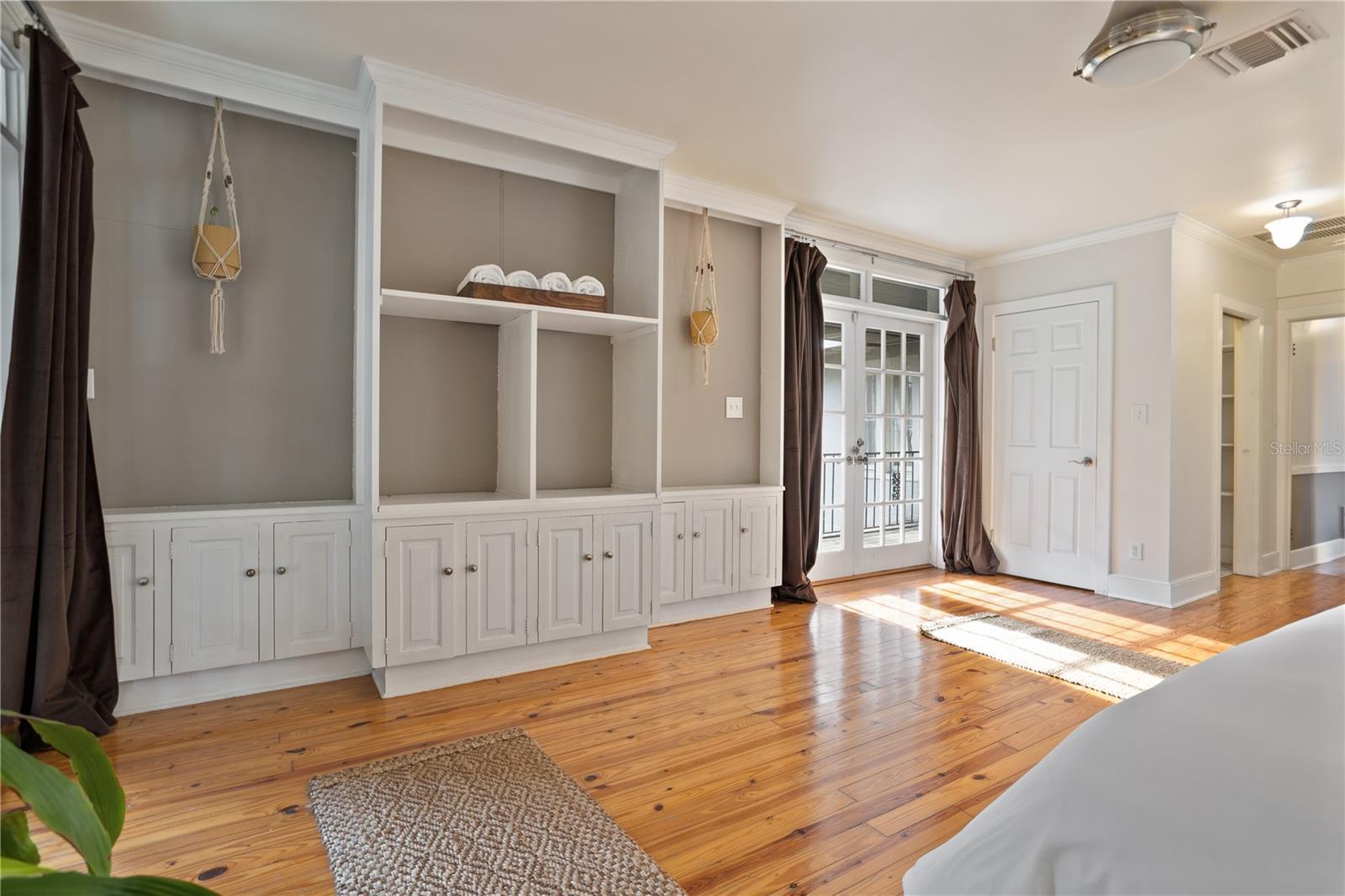 PHILLIPS PLACE - Residential