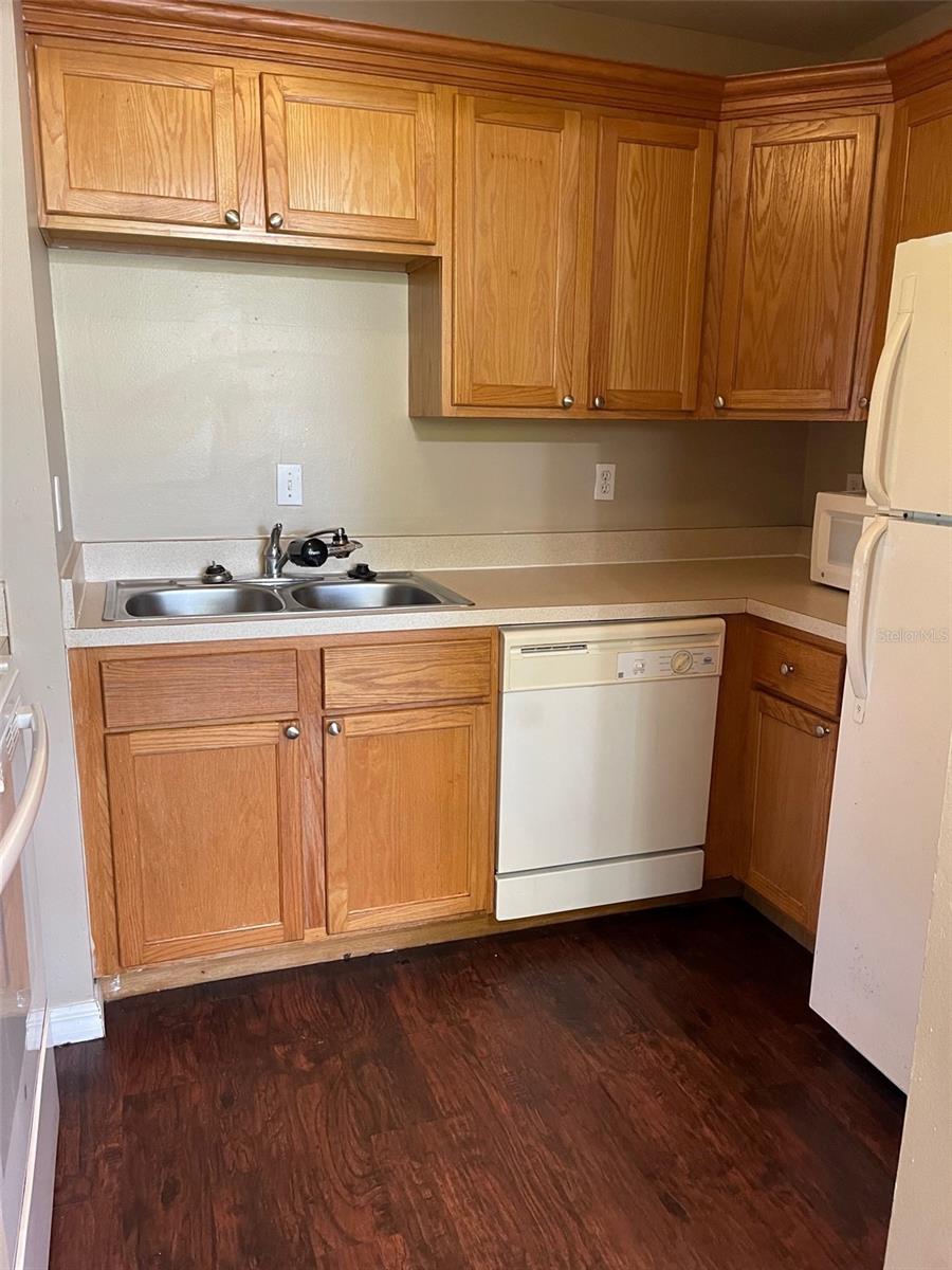 SUMMER LAKES 2 - Residential Lease