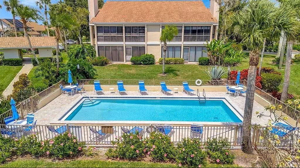 BAY HOLLOW - Residential Lease