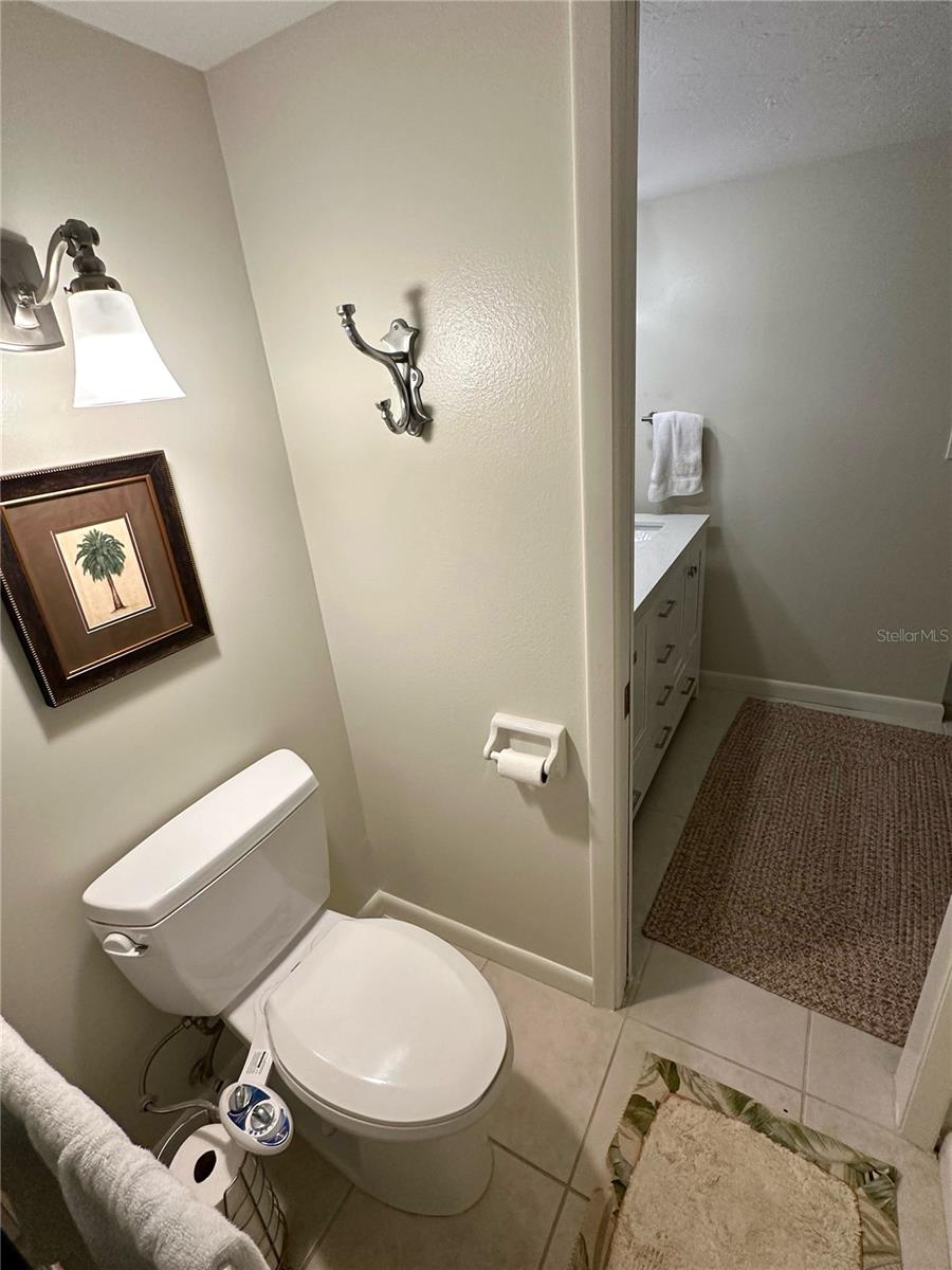 BAY HOLLOW - Residential Lease